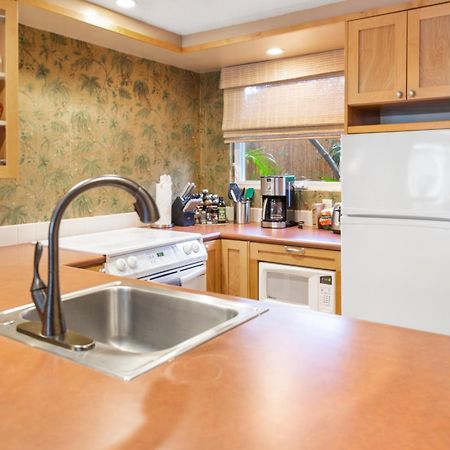 Lotus Suite, 1 Bedroom, Sleeps 4, Pool & Bbq, Pre-Renovation Summer Sale Кихей Экстерьер фото
