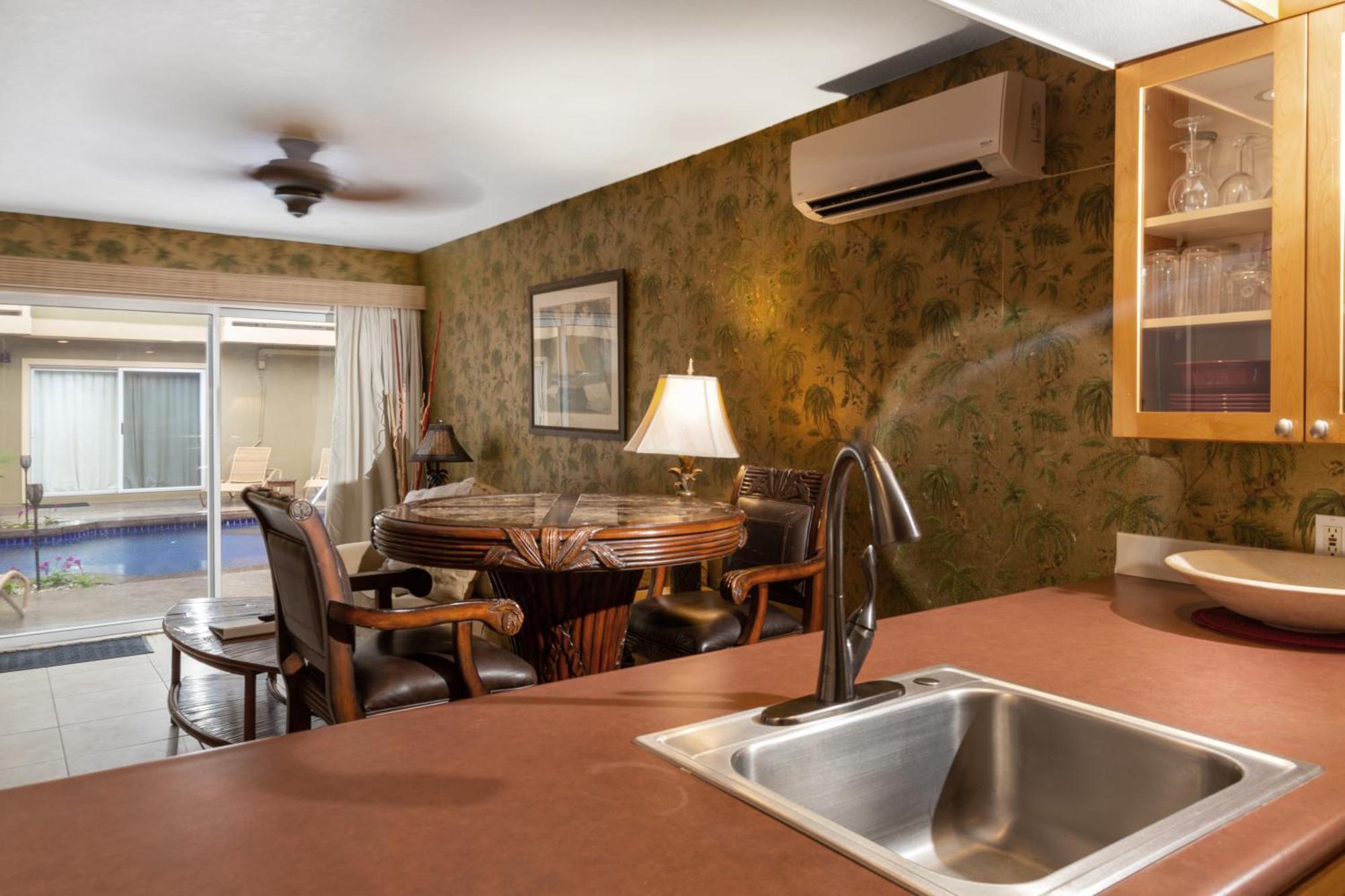 Lotus Suite, 1 Bedroom, Sleeps 4, Pool & Bbq, Pre-Renovation Summer Sale Кихей Экстерьер фото